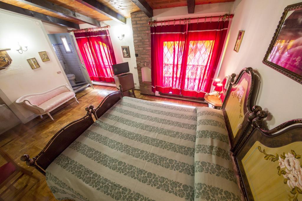 Hotel Villino Della Flanella โมดินา ห้อง รูปภาพ