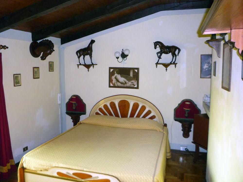 Hotel Villino Della Flanella โมดินา ภายนอก รูปภาพ